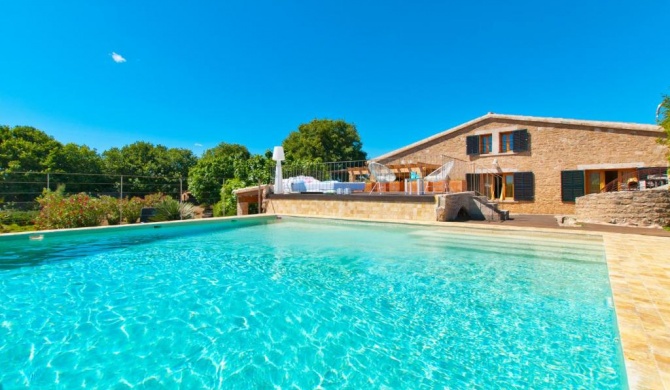 Villa Barcares Petit, piscina, jardines junto a playa en Alcudia