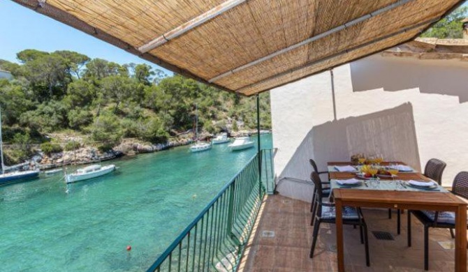 Cala Figuera Villa Sleeps 4