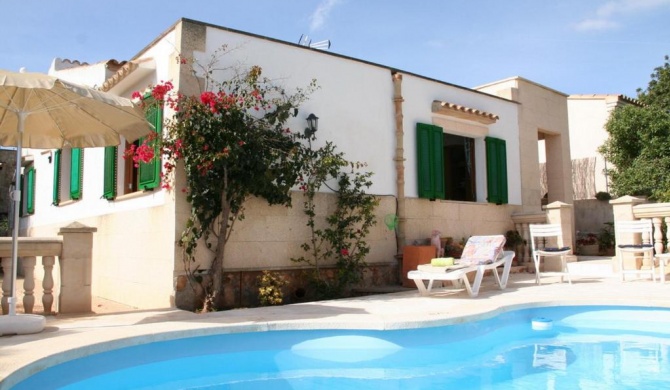 Casa Sergi mit kleinem Pool und Wifi