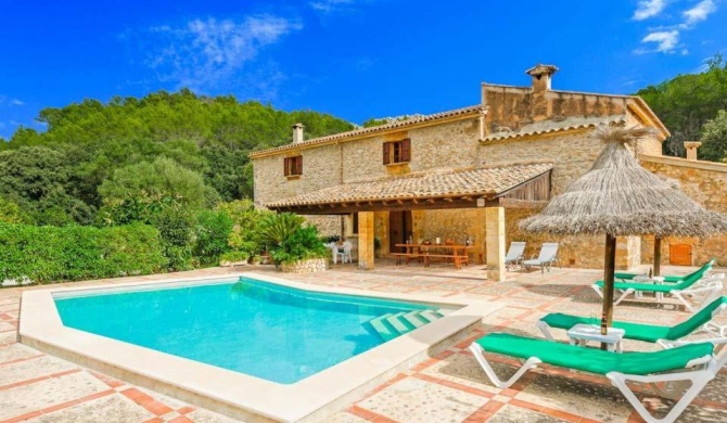 Cala San Vicente Villa Sleeps 8 Pool Air Con WiFi