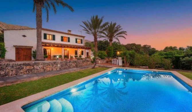 Villa in Cala San Vicente Sleeps 8 includes Swimming pool Air Con and WiFi 2