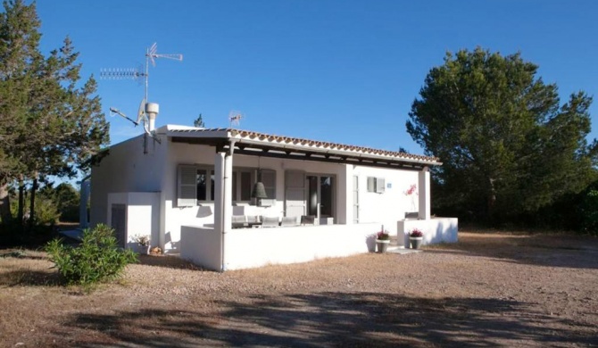 3 bedrooms house with enclosed garden at Formentera 5 km away from the beach