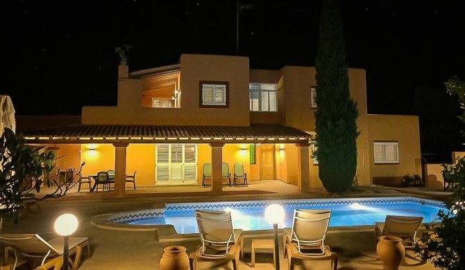 Colonia de Sant Jordi Villa Sleeps 10 Pool Air Con