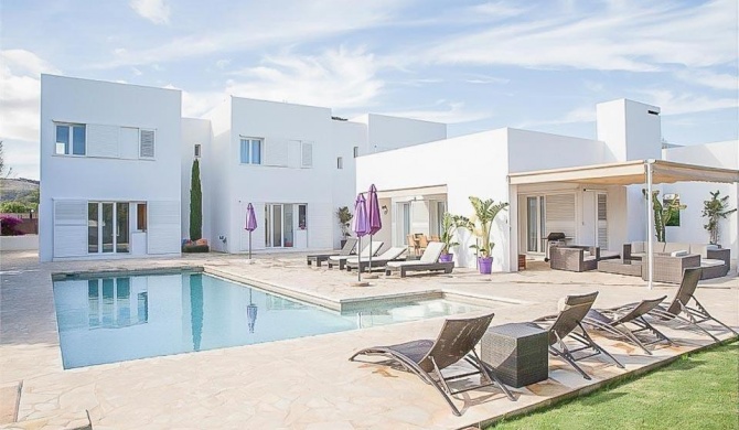 Colonia de Sant Jordi Villa Sleeps 11 Pool Air Con