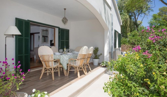 3 bedrooms house at Alcudia 50 m away from the beach with furnished terrace and wifi