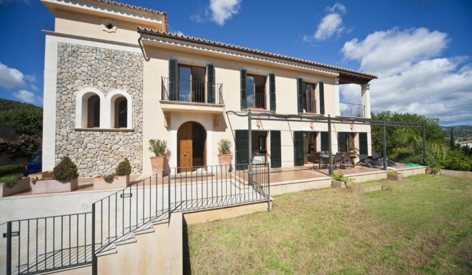 es Capdella Villa Sleeps 10 with Pool Air Con and WiFi