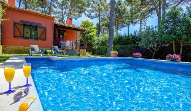 Fornells de la Selva Villa Sleeps 4 Pool T802390