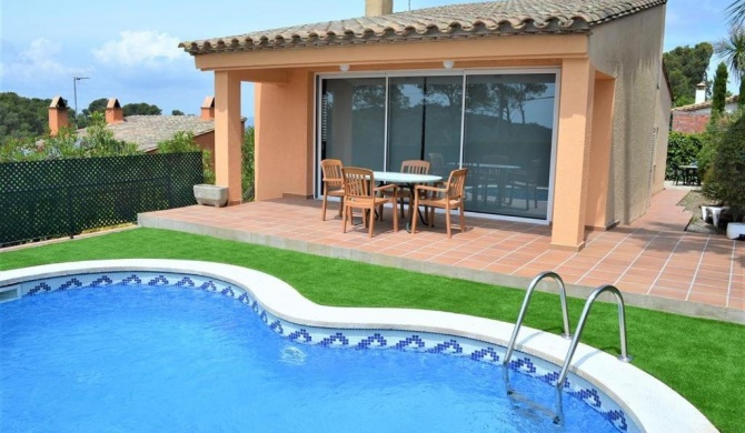 Fornells de la Selva Villa Sleeps 6 Pool Air Con