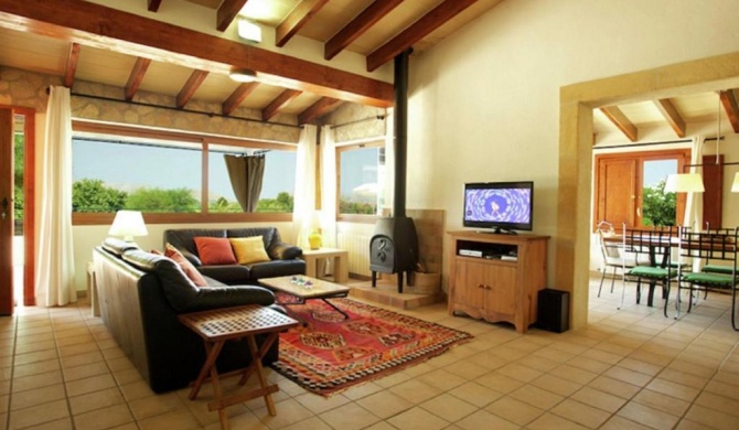 Comfy holiday home in Alcudia with private pool