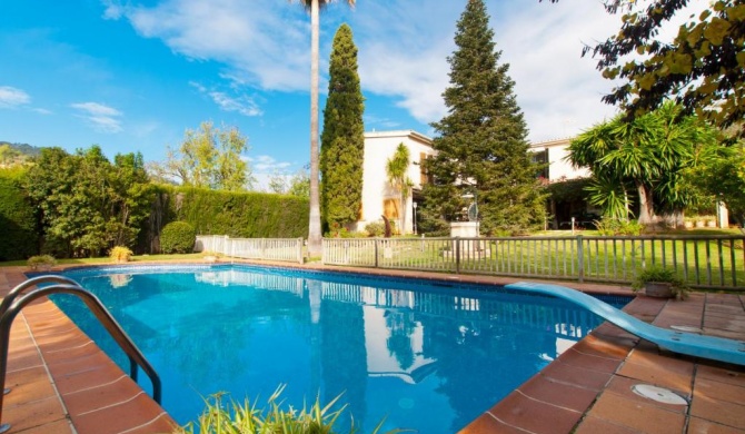 Villa Tramontana de Lloseta, piscina y vista montaña