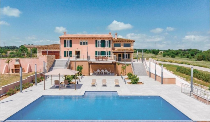 Amazing home in Manacor with 5 Bedrooms, WiFi and Swimming pool