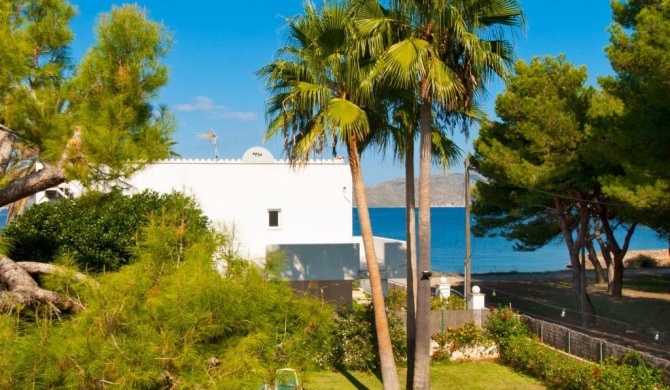 Villa Tita de Manresa, con jardines y vista mar