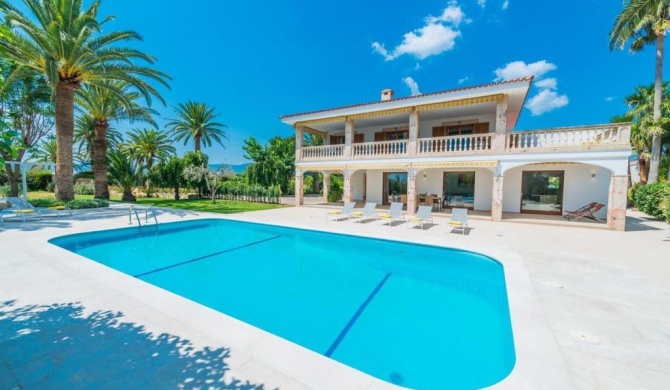 The Ultimate 5 Star Luxury Villa with Private Pool, Mallorca Villa 1005