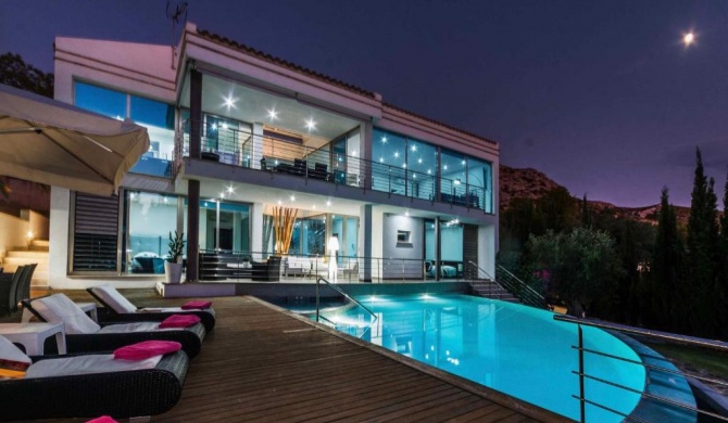 Villa Ses Oliveres - Ultra Stylish Villa with Pool