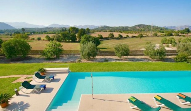 Pollenca Villa Sleeps 10 Pool Air Con WiFi T251848