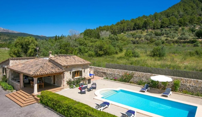 Pollenca Villa Sleeps 4 Pool Air Con WiFi