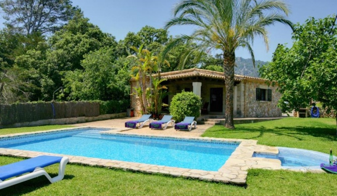 Pollenca Villa Sleeps 4 Pool Air Con WiFi