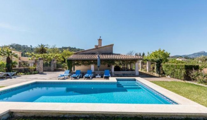 Pollenca Villa Sleeps 4 with Pool and WiFi