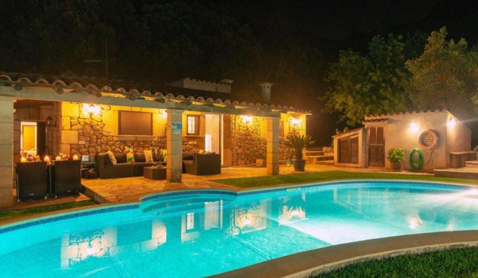 Pollenca Villa Sleeps 5 Pool Air Con WiFi