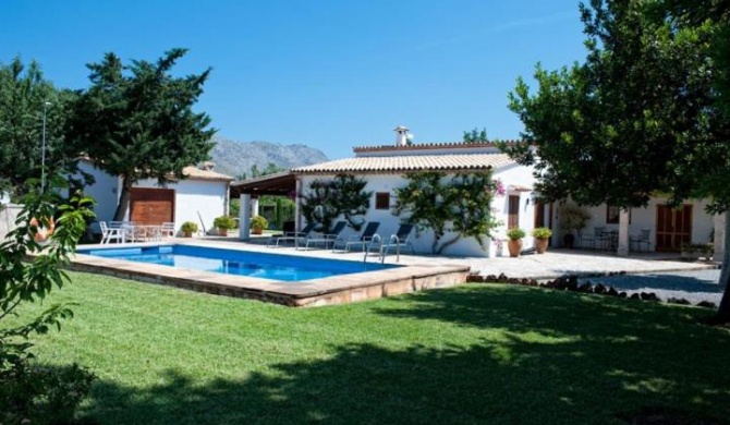 Pollenca Villa Sleeps 5 Pool WiFi