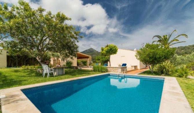 Pollenca Villa Sleeps 5 with Pool Air Con and WiFi