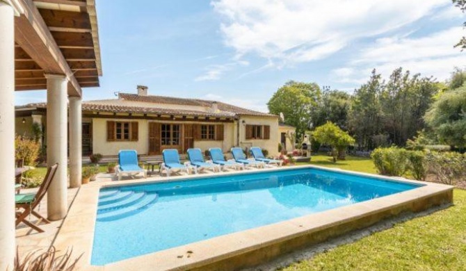 Pollenca Villa Sleeps 5 with Pool Air Con and WiFi