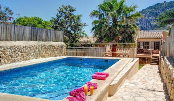 Pollenca Villa Sleeps 6 Air Con