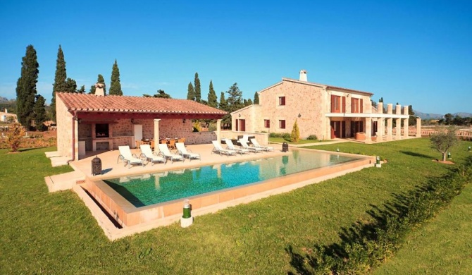 Pollenca Villa Sleeps 6 Pool Air Con WiFi