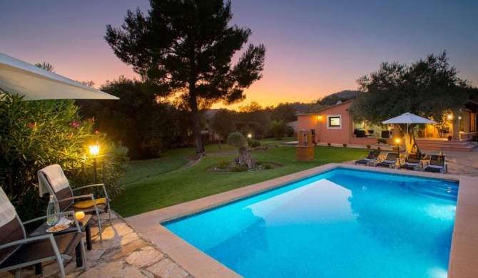 Pollenca Villa Sleeps 6 Pool Air Con WiFi