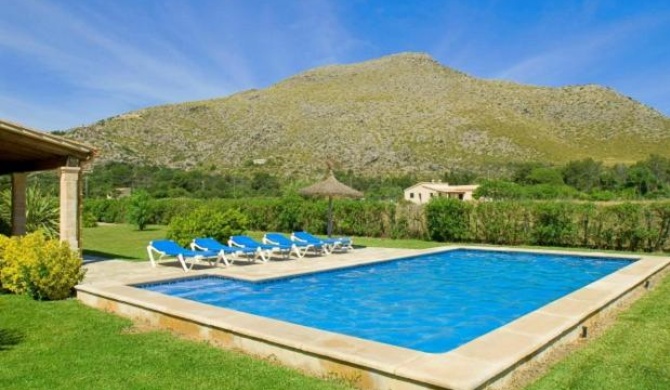 Pollenca Villa Sleeps 6 Pool Air Con WiFi T454322