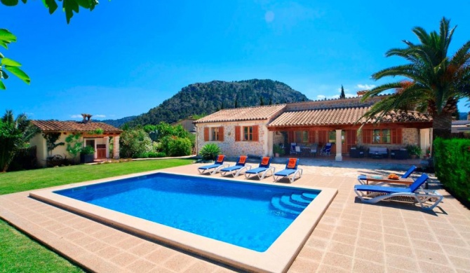 Pollenca Villa Sleeps 6 Pool WiFi