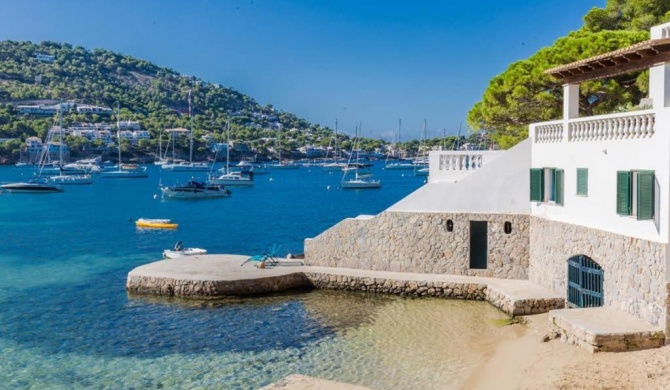 Beach Villa on the sea