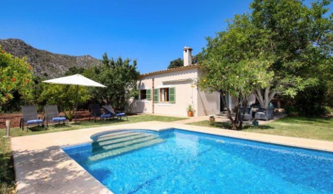 Pollenca Villa Sleeps 6 with Pool Air Con and WiFi