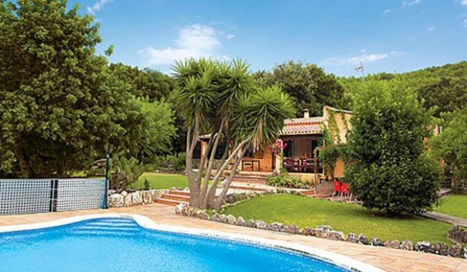 Pollenca Villa Sleeps 6 with Pool Air Con and WiFi