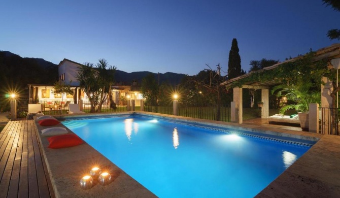 Pollenca Villa Sleeps 8 Pool