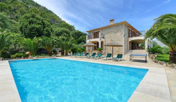 Pollenca Villa Sleeps 8 Pool Air Con WiFi