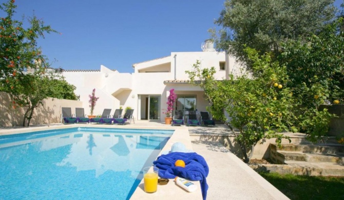 Pollenca Villa Sleeps 8 Pool Air Con WiFi