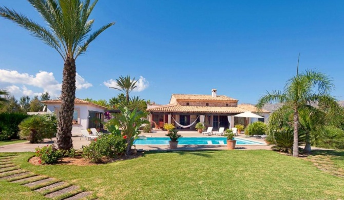 Pollenca Villa Sleeps 8 Pool Air Con WiFi T400534