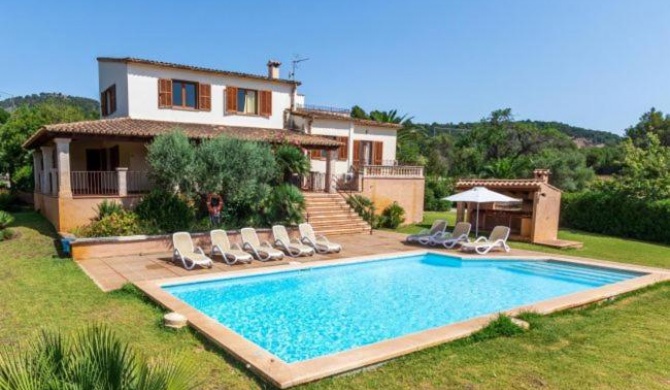 Pollenca Villa Sleeps 8 with Pool Air Con and WiFi