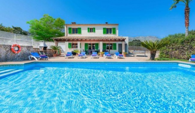 Villa in Pollenca Sleeps 10 with Pool Air Con and WiFi