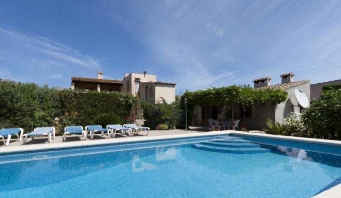 Villa in Pollenca Sleeps 6 includes Swimming pool Air Con and WiFi