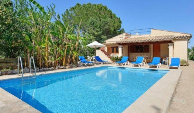 Villa in Pollenca Sleeps 6 includes Swimming pool Air Con and WiFi 3