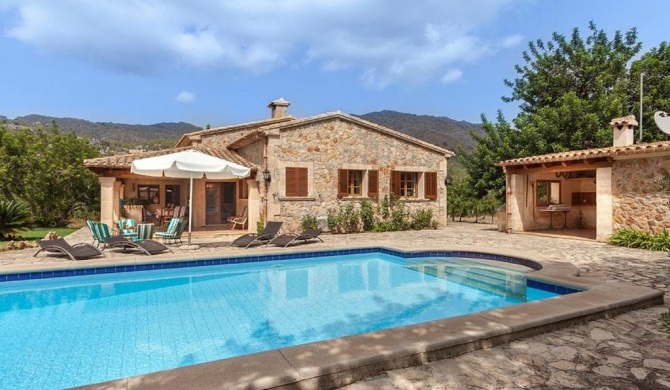 Villa Cerda Varitx 3 bedroom villa with private pool and AC in the stunning Pollensa countryside