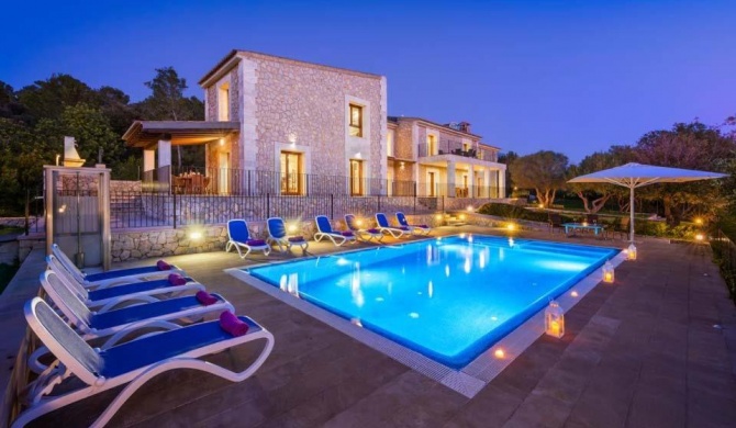 Port d'Alcudia Villa Sleeps 12 with Pool Air Con and WiFi