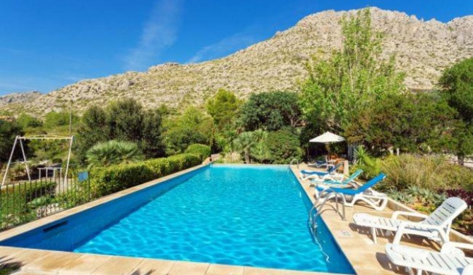 Port de Pollenca Villa Sleeps 6 with Pool Air Con and WiFi