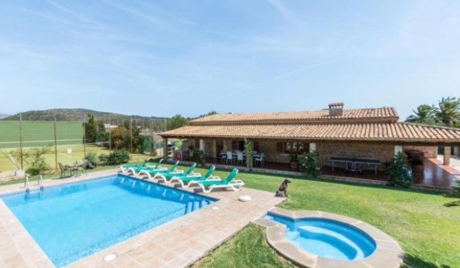 Port de Pollenca Villa Sleeps 6 with Pool Air Con and WiFi