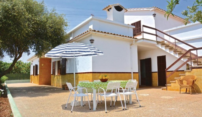 Beautiful home in Porto Cristo with 3 Bedrooms and Outdoor swimming pool