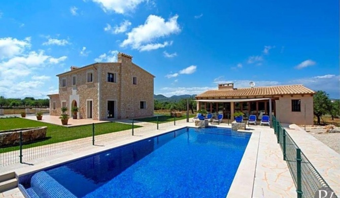 s'Horta Villa Sleeps 9 Pool Air Con WiFi