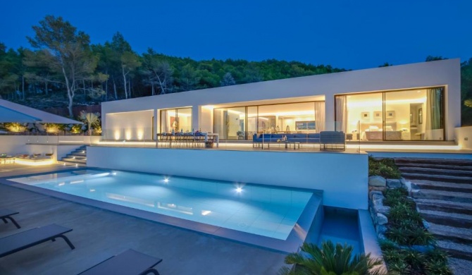 5 Star Private Villa with Majestic Views, Ibiza Villa 1066