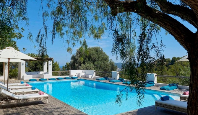 Beautiful 5 Star Villa with Private Pool, Ibiza Villa 1047